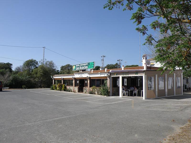 Hostal Las Acacias Los Canos De Meca Bagian luar foto